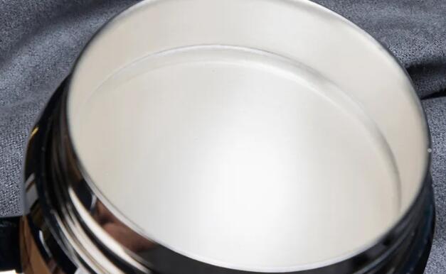 保溫杯內膽為什么有的光亮有的不亮