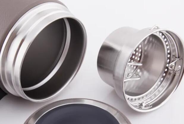 寒冬已到批發(fā)保溫杯生意火爆，保溫杯生產廠家業(yè)務繁忙