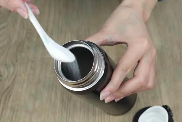 保溫杯清洗怎么清洗保溫杯異味(六大方法)